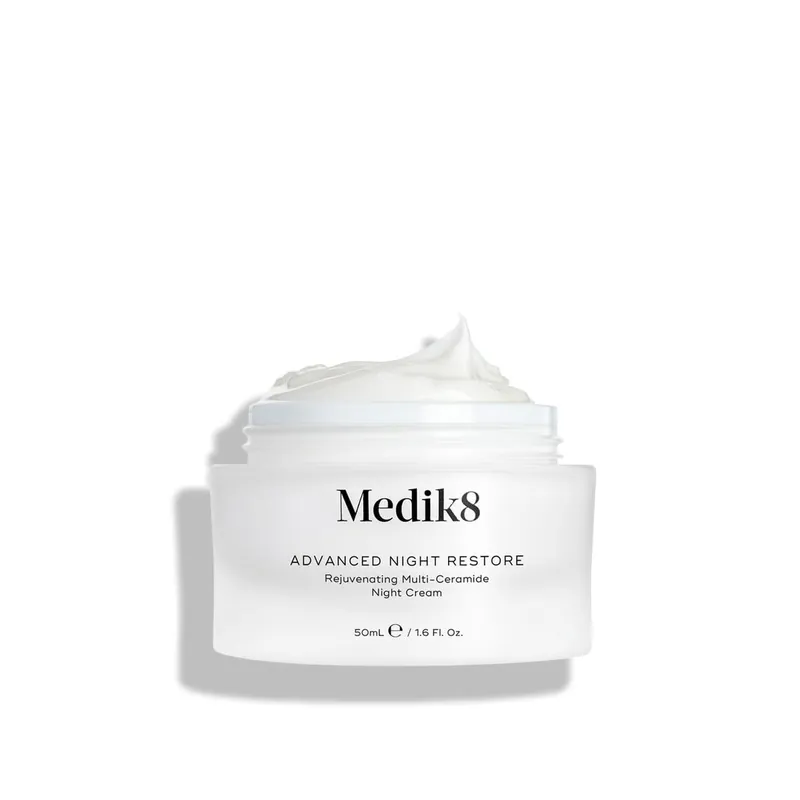 Heti Saatavilla Medik8 Advanced Night Restore Uudistava Monikeramidinen Yövoide Suomi Toimitus