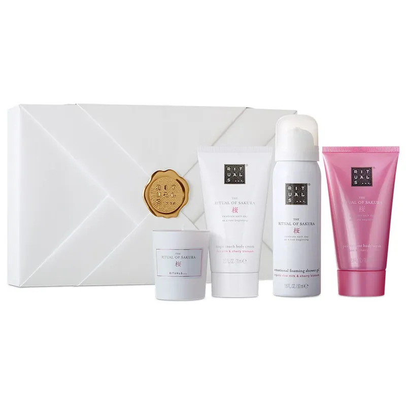 Tilaa Heti The Ritual of Sakura Small Gift Set