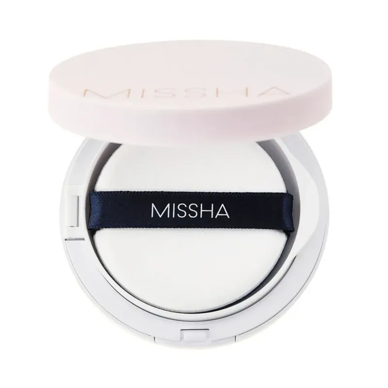 Lähetetään Heti MISSHA Magic Cushion Cover Lasting cushion-meikkivoide